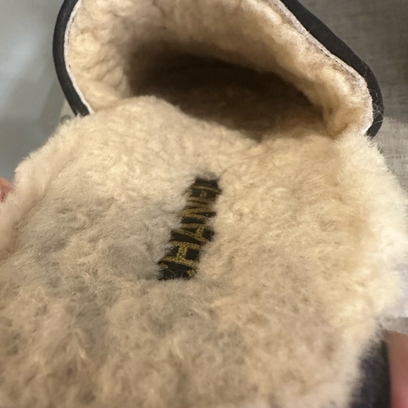 Chanel shoes - Picture 4 of 5